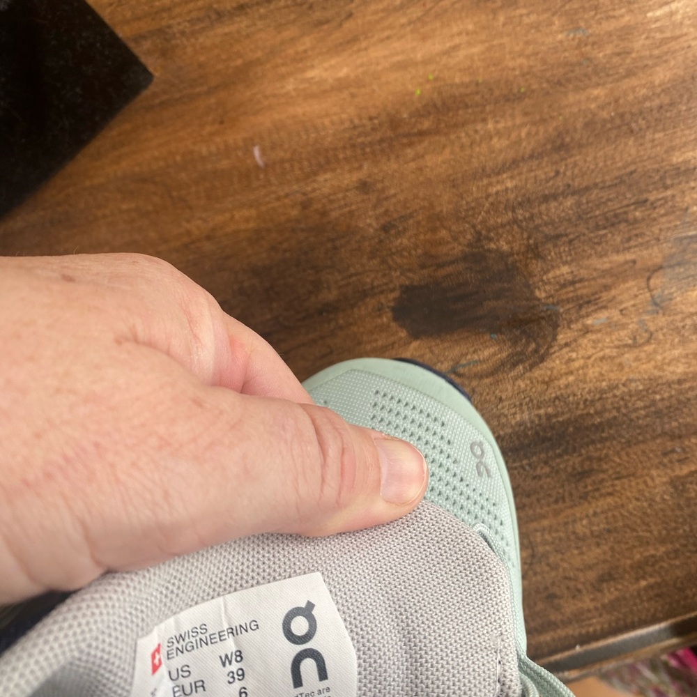 On Running Navy and Mint Sneakers Cloud Surfer Size 8 - Picture 13 of 13
